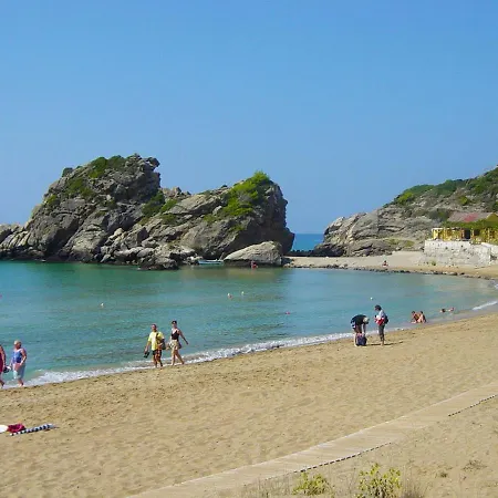 Studio Escape Equipped With Swimming Pool On Beach شقة
